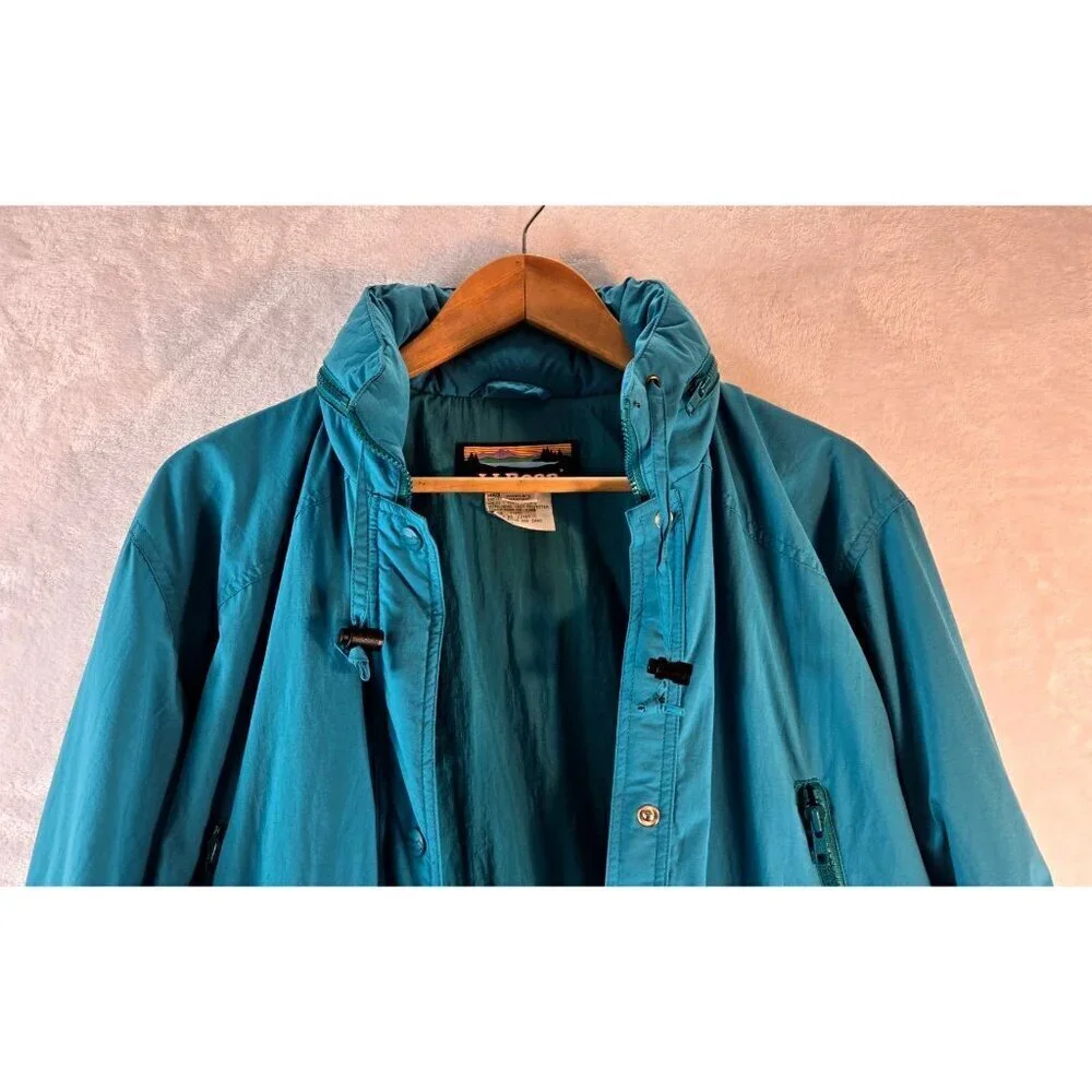 LL Bean Windbreaker Jacket Team M Ski Hidden Hood Pockets All Seasons Vtg Coat